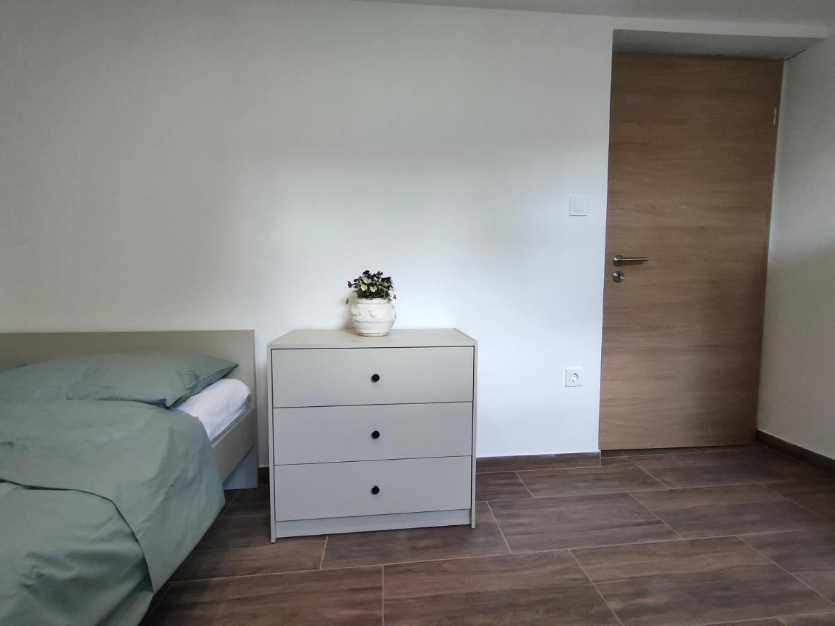 Guesthouse Flower Любляна Екстер'єр фото