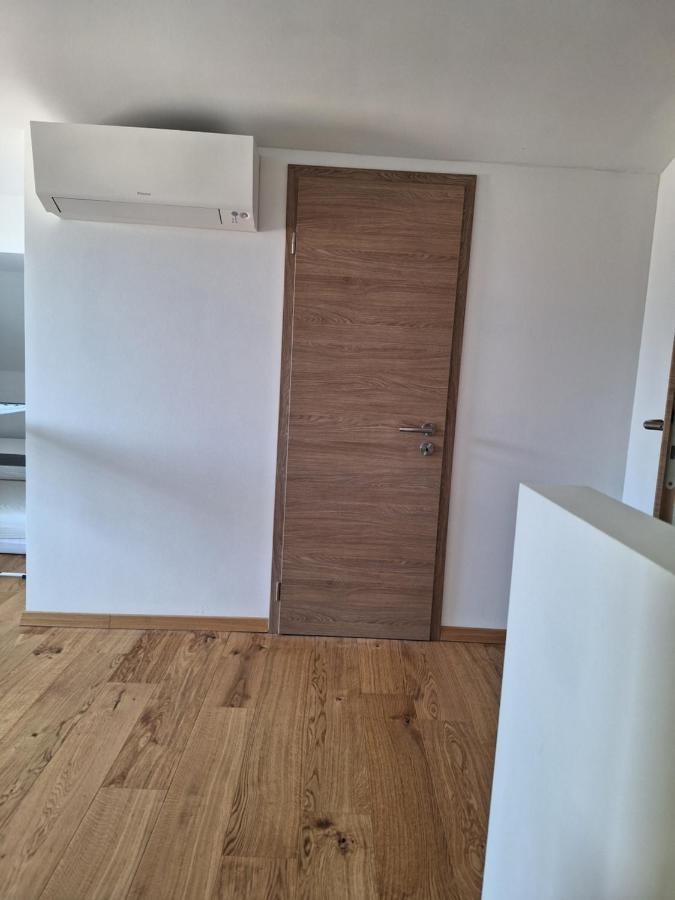 Guesthouse Flower Любляна Екстер'єр фото