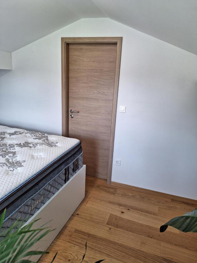 Guesthouse Flower Любляна Екстер'єр фото