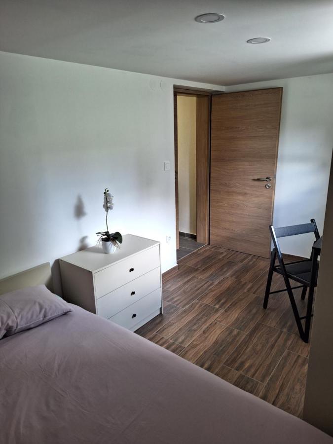 Guesthouse Flower Любляна Екстер'єр фото