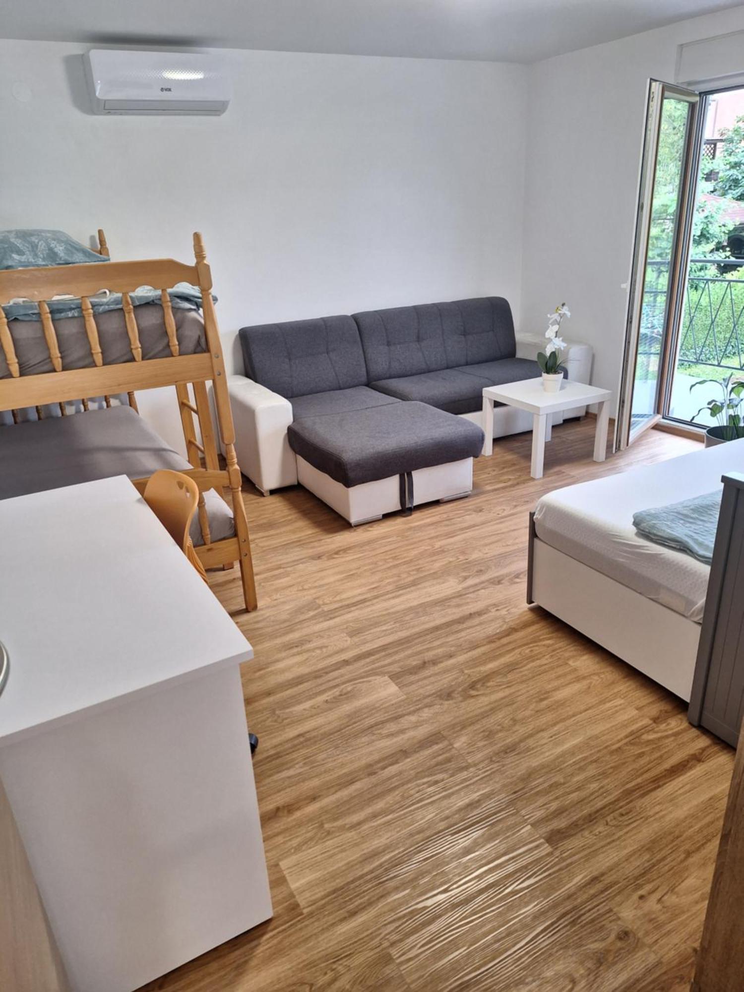 Guesthouse Flower Любляна Екстер'єр фото