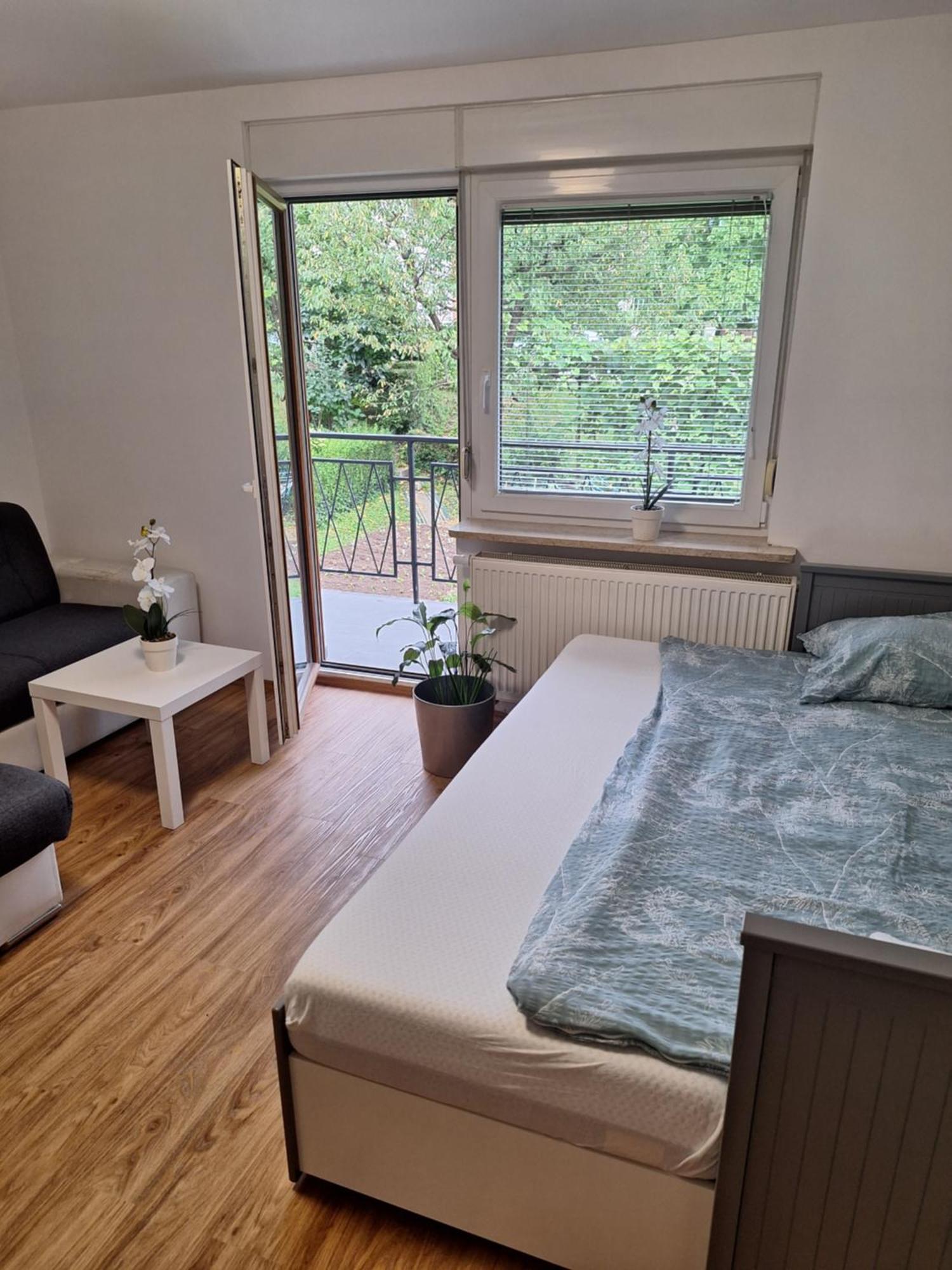 Guesthouse Flower Любляна Екстер'єр фото
